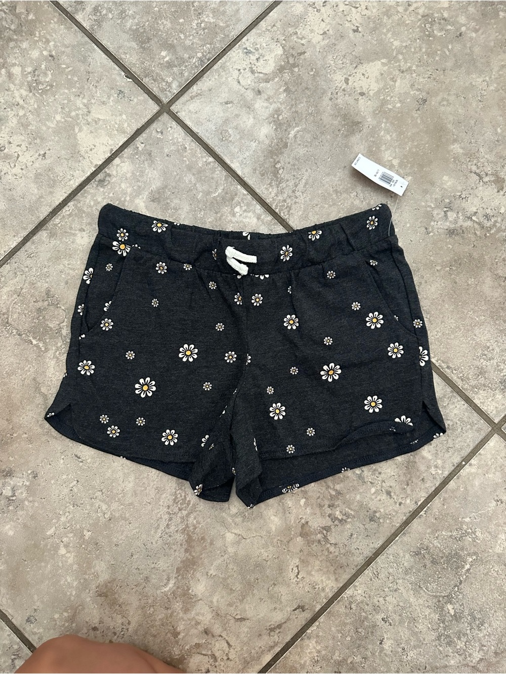 Old Navy Gray Daisy-Print Girls' Knit Shorts